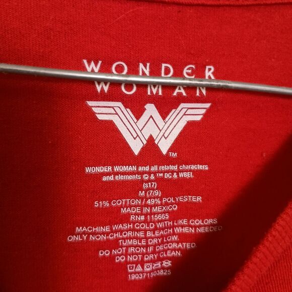 Wonder Woman Junior Tshirt Size Medium 7/9 Red Short Sleeve DC Universe - Picture 4 of 4